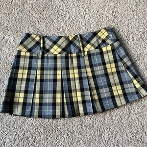 NWOT Plaid pleated mini skirt